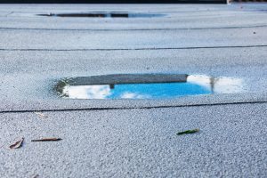 Common Issues with Flat Roofs to Keep in Mind